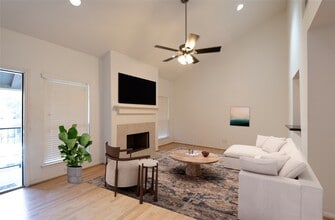 Building Photo - 1100 Augusta Dr