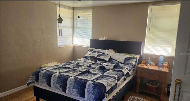 Foto del edificio - 623 Unabelle Ave