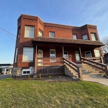 Building Photo - 212 E Calhoun St