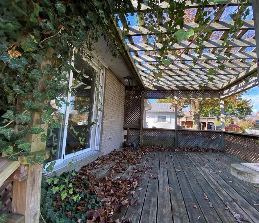 Building Photo - 78 Massey Crescent