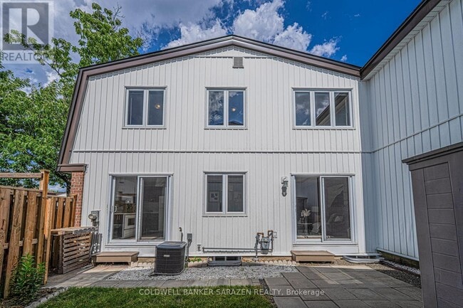 Photo du bâtiment - 837-837 Eastvale Dr