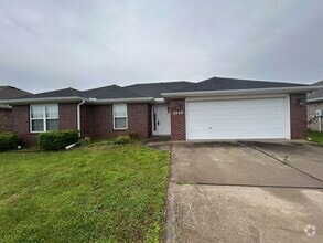 Building Photo - 3509 SW Carriageway Ave