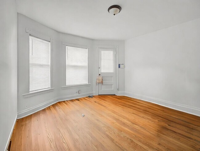 Foto del edificio - 373 Wood Ave
