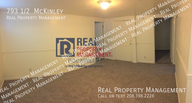 Building Photo - 2 Bedroom 1 bath Apartment - Lower level a...