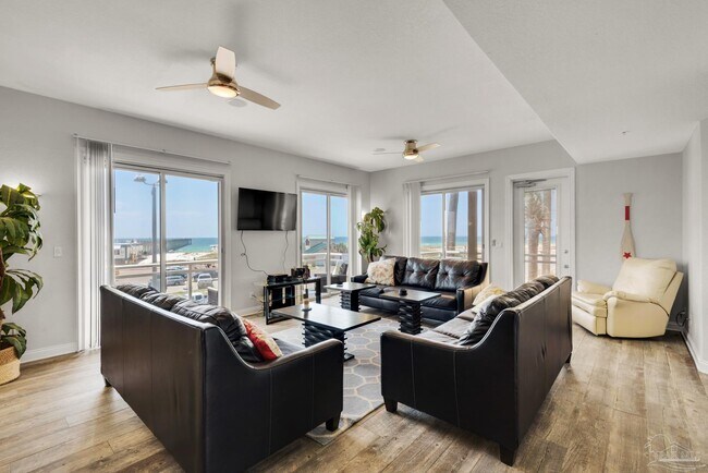 Foto del edificio - 2 Fort Pickens Rd