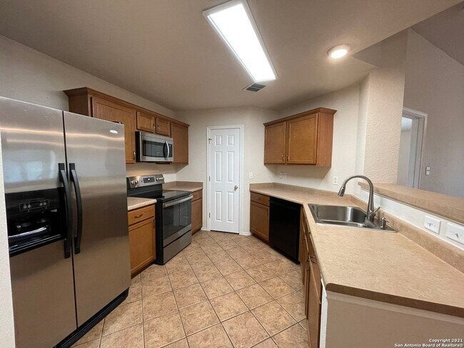 Foto del edificio - 7450 Scordato Dr