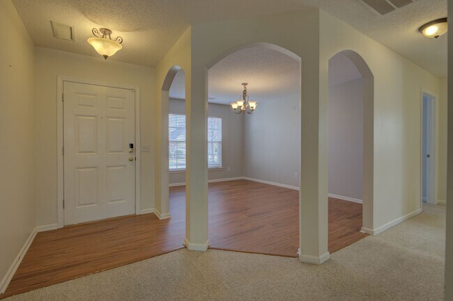 Foto del edificio - COMING SOON! Beautiful 3BR/2BA Home with Bonus Room in Sought-After Arbor Creek, Charlotte