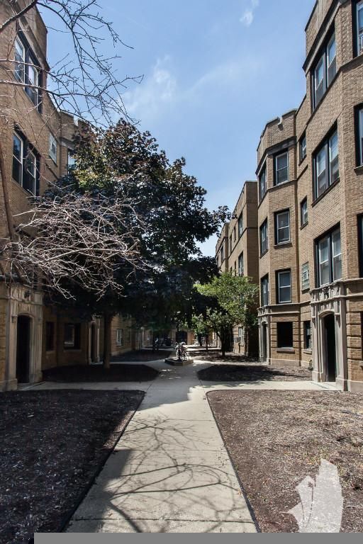 Building Photo - 3912 N Pine Grove Ave