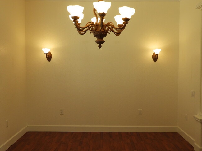 Building Photo - 1650 Fife Ct
