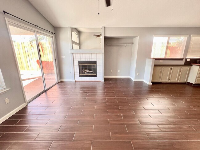 Foto del edificio - $2,195 Milburn & Herndon, 4 Bedroom Home -...