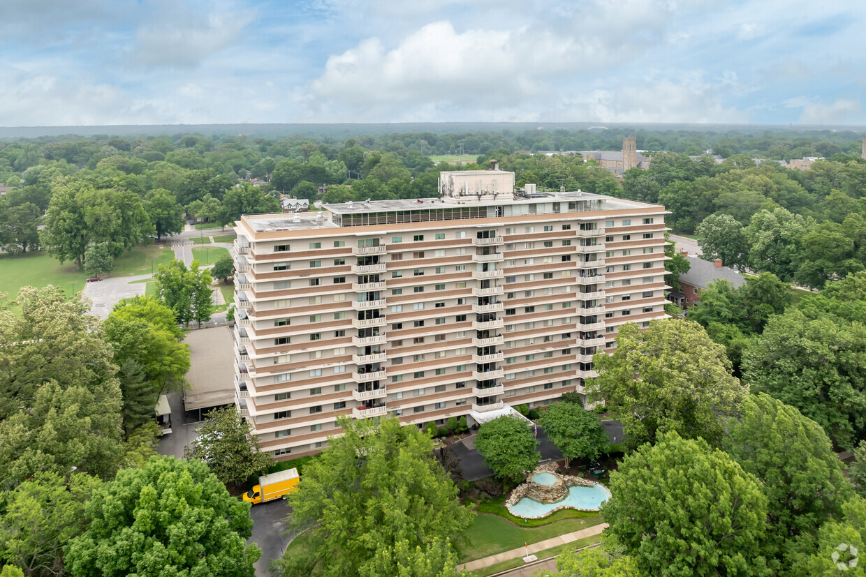 Aerial Photo - Parkway House