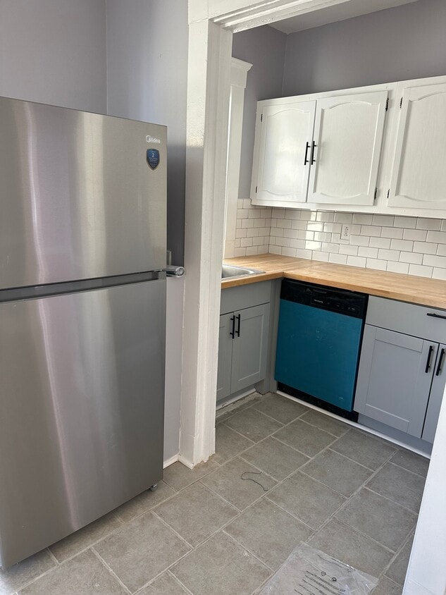 Building Photo - 39 Hurlburt St