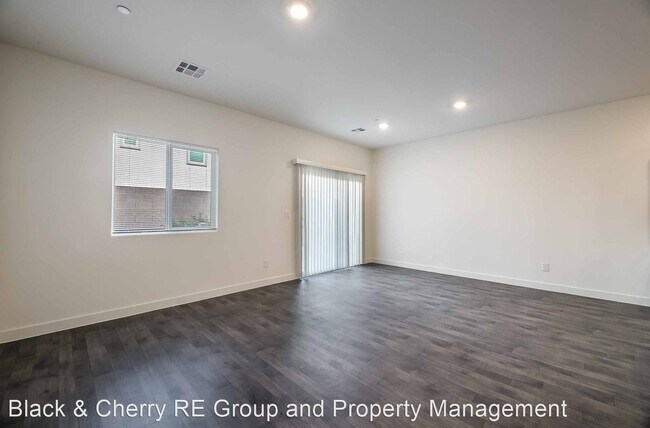 Building Photo - 3 br, 2 bath House - 12749 Epperly St