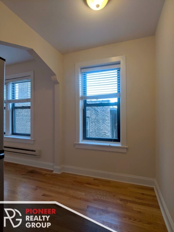 Building Photo - Gut rehab in Lakeview