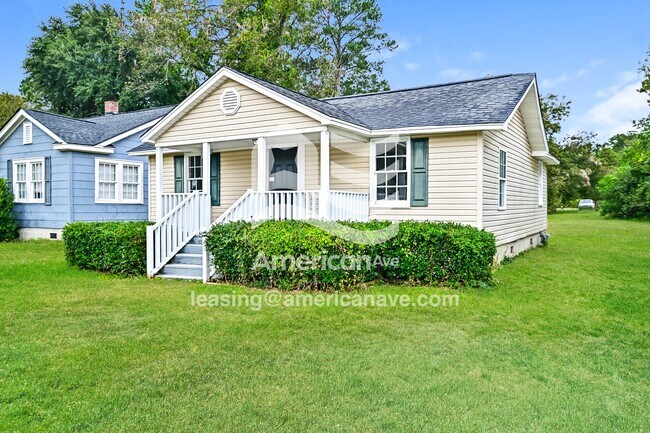 Foto del edificio - 713B Hillcrest Ave