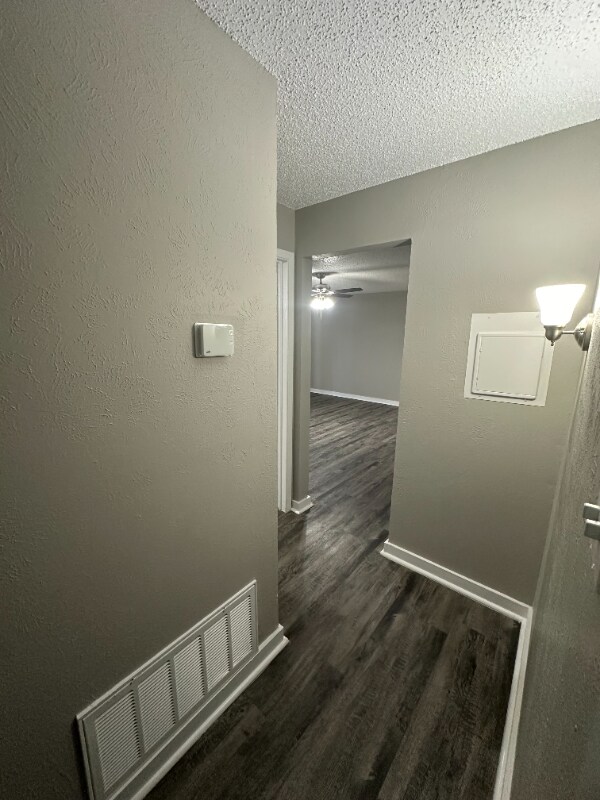 Foto del edificio - 724 W Miller Rd