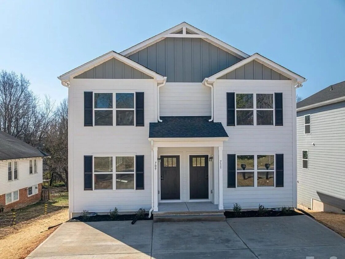 Foto principal - 709 7th Ave SW