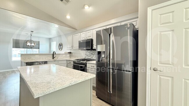 Foto del edificio - 3373 W Five Mile Peak Dr