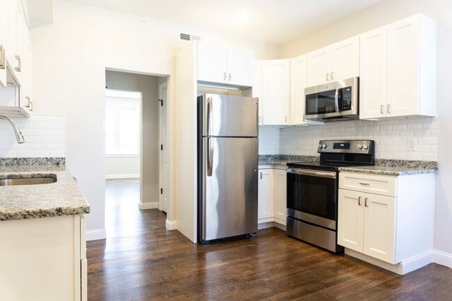 Photo - 2017 Commonwealth Ave Apartment