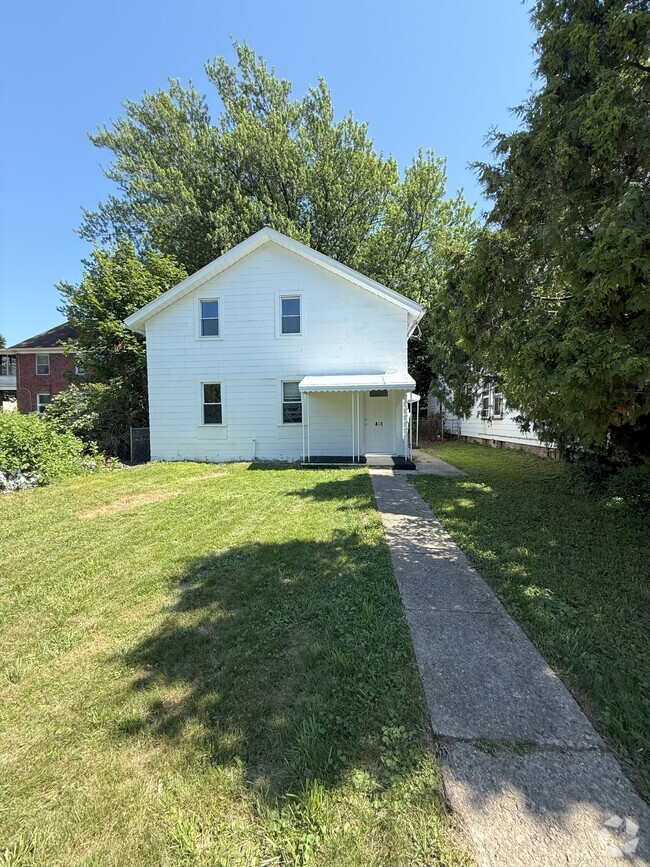 Building Photo - 451 E 5th St