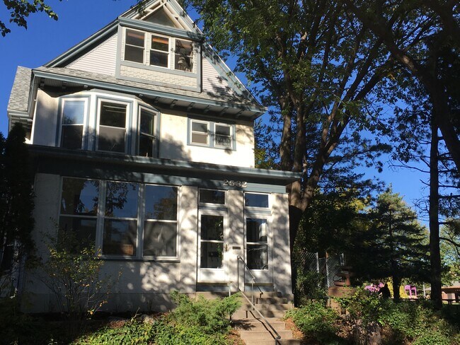 Foto del edificio - 2532 Bryant Ave S