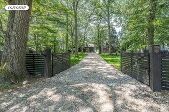 Building Photo - 590 Haywaters Dr