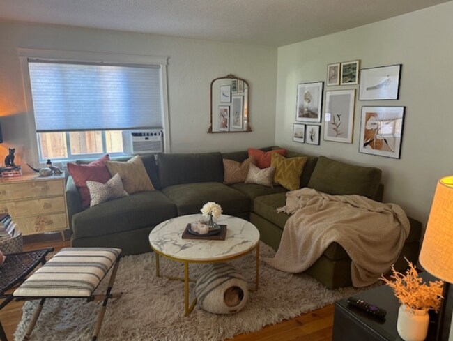 Foto del edificio - Beautifully Remodeled 2 Bed/1 Bath Single ...