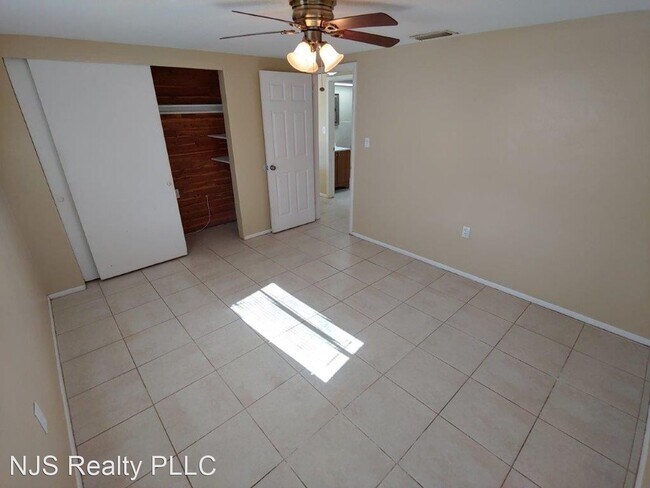 Building Photo - 2 br, 1 bath House - 3159 Bright Dr