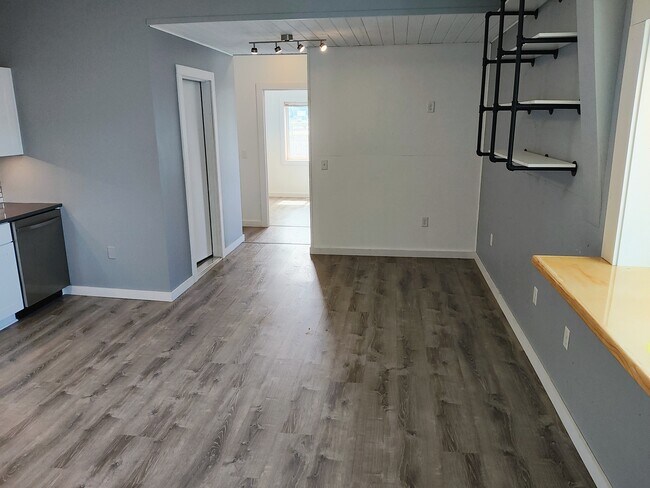 Foto del edificio - 615 S Main St