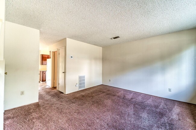 Building Photo - 0814