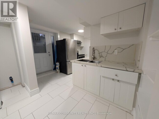 Photo du bâtiment - 837 Glenrush St