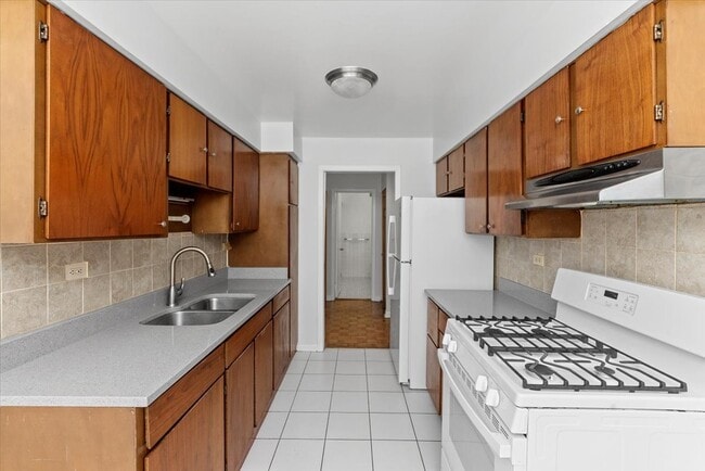Building Photo - 700 McKinley Ave