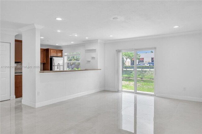 Foto del edificio - 10667 NW 45th St