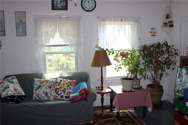 Building Photo - 8 Spring St