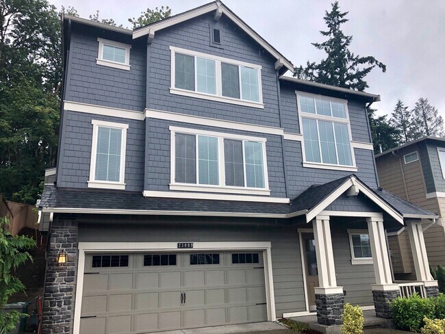 Building Photo - Luxury 5 Bedroom Home in Issaquah!