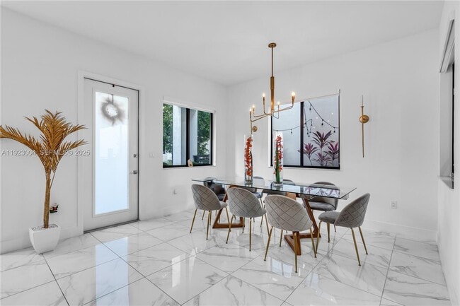 Foto del edificio - 4363 NW 81st Ave