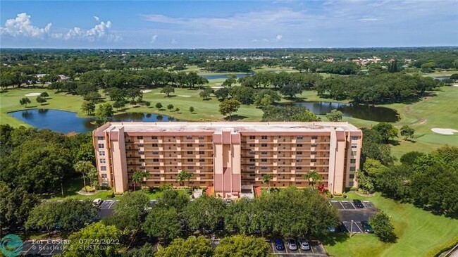 Building Photo - 3001 W Rolling Hills Cir