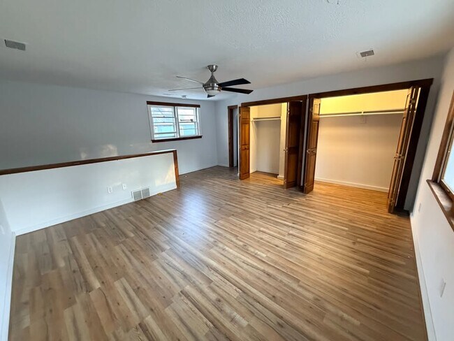 Foto del edificio - 2824 N Main St