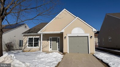 Building Photo - 49 Wagon Wheel Ln