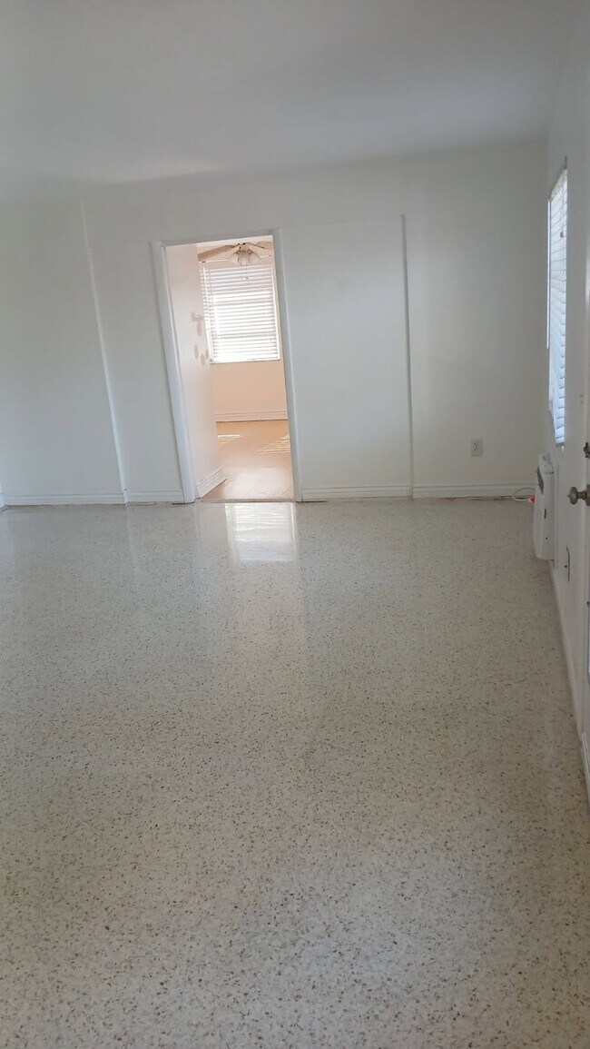Foto del edificio - 941 Highland Ave