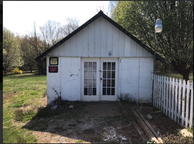 Photo - Leesville House