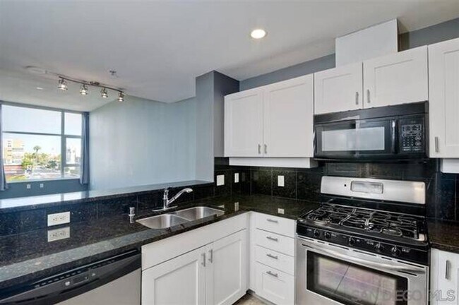 Foto del edificio - Bankers Hill Upgraded  One bedroom with Ci...
