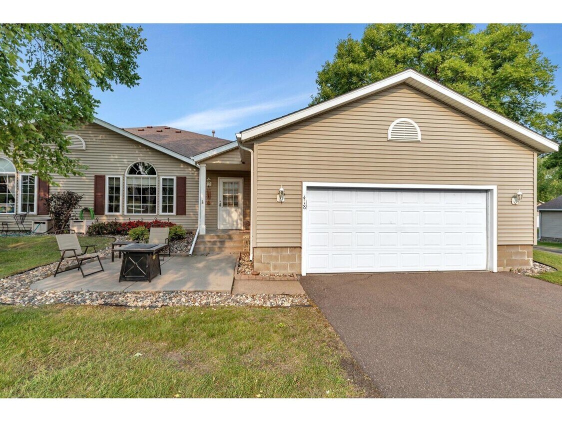 Foto principal - 418 5th Ave N