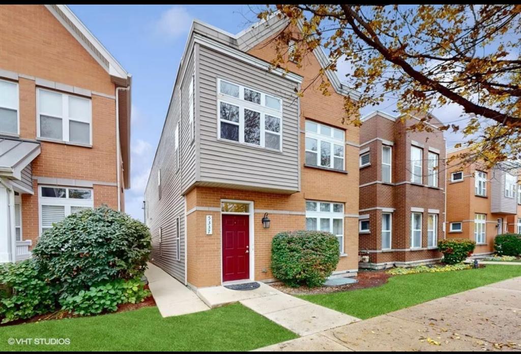 Primary Photo - 5337 W Galewood Ave
