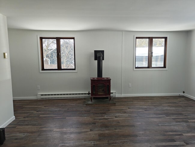 Building Photo - 18 Tremper Ave