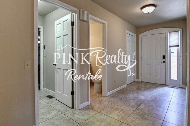 Foto del edificio - Charming 2 Bed Townhome in Desirable Kissi...