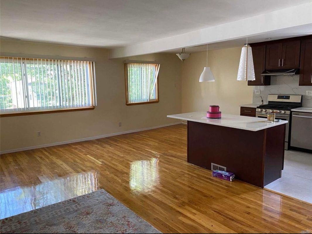 Foto principal - 72-17 244th St