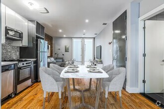 Building Photo - Furnished room/NOT APARTMENT