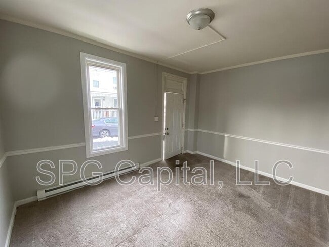 Building Photo - 111 Middle St