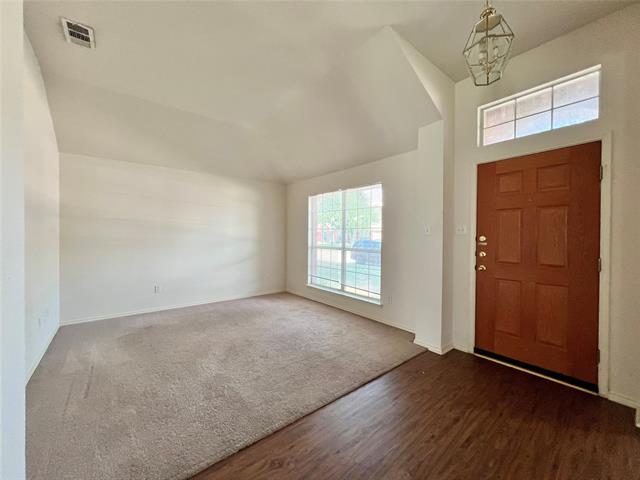 Foto del edificio - 5917 Vineyard Ln